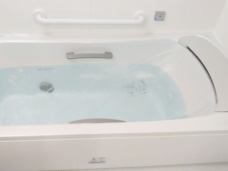 バスルームリフォーム 浴室テレビや肩湯・腰湯機能が付いた、リラックスできるバスルーム