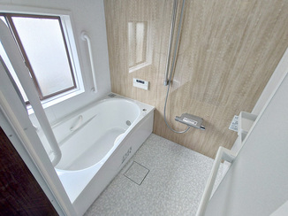 バスルームリフォーム 床のヒヤッとを解消！冬でもあたたかいバスルーム